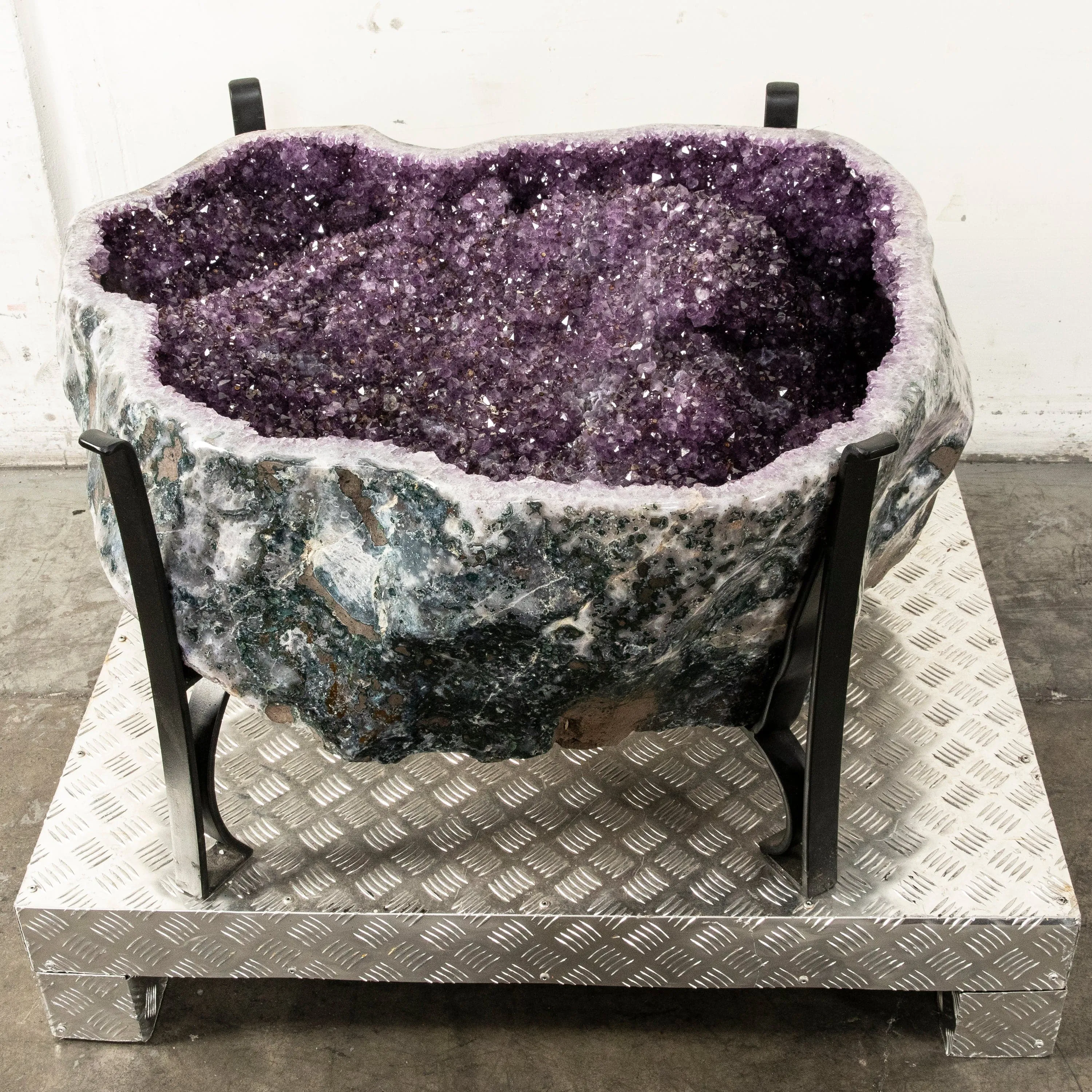 Amethyst Geode - 19 in. / 490 lbs