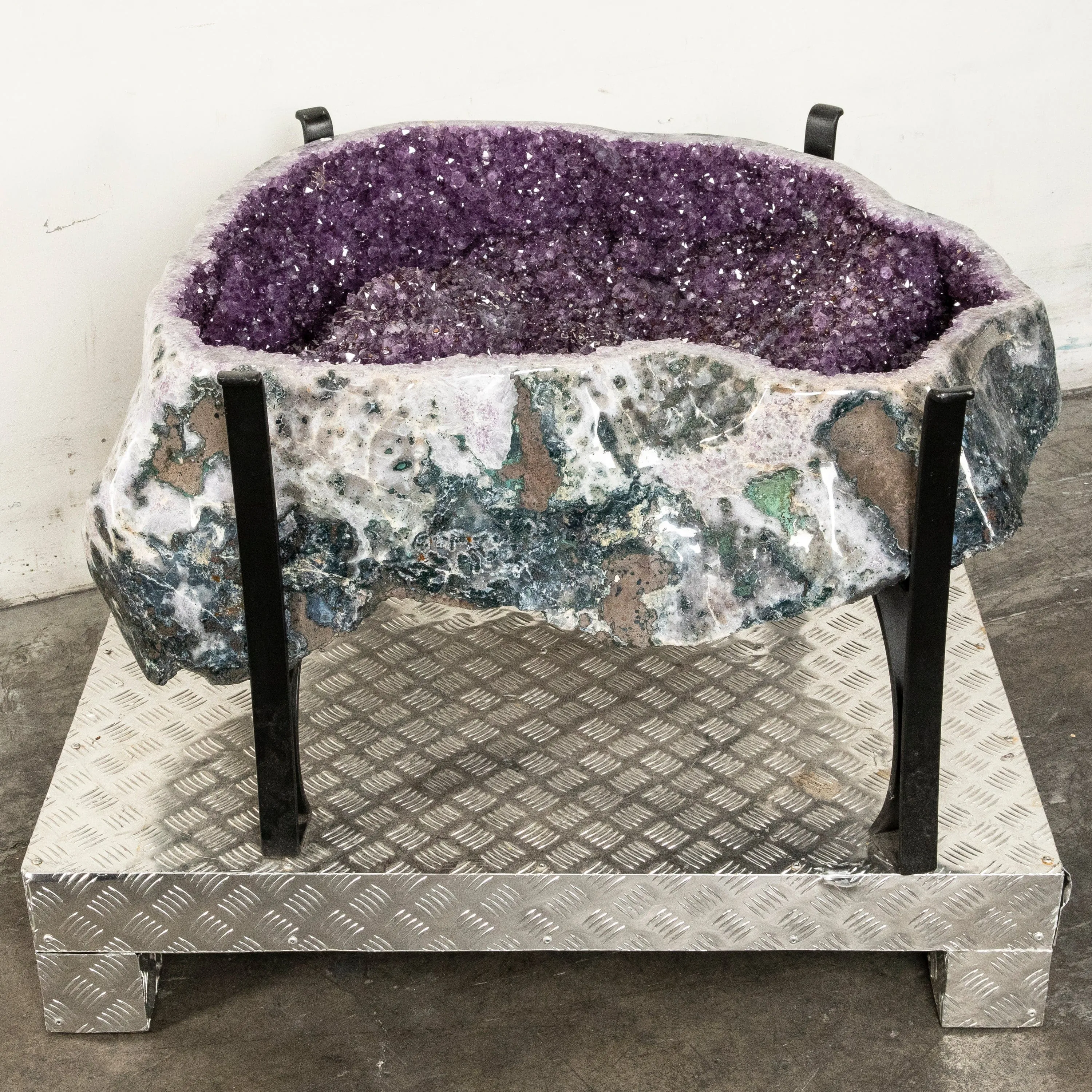 Amethyst Geode - 19 in. / 490 lbs