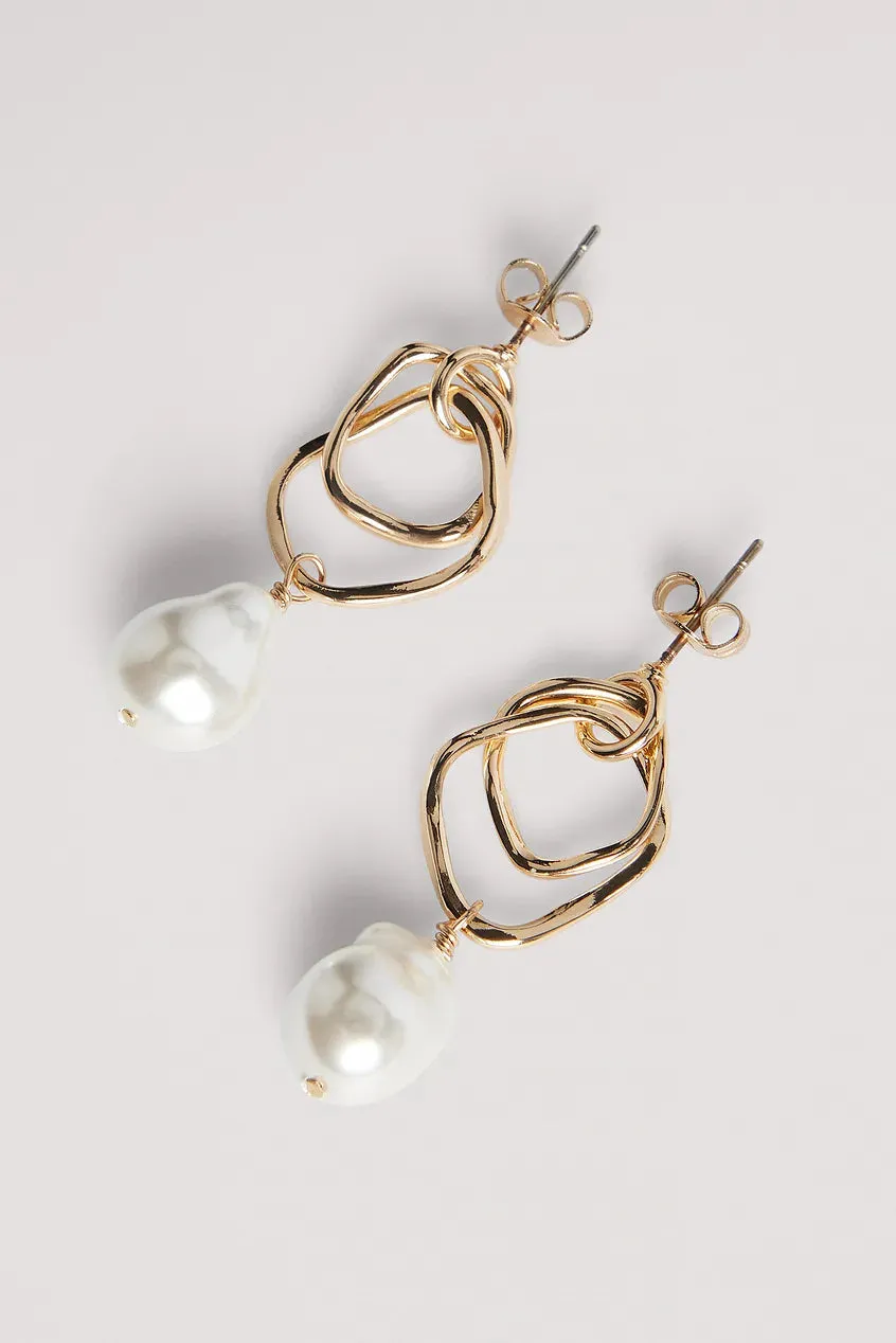 Hanging Pearl Earrings