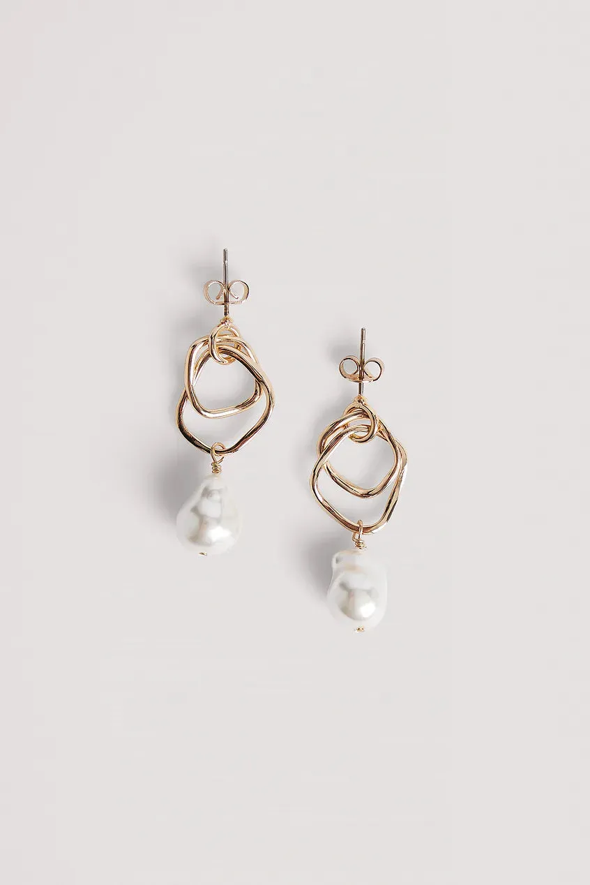 Hanging Pearl Earrings